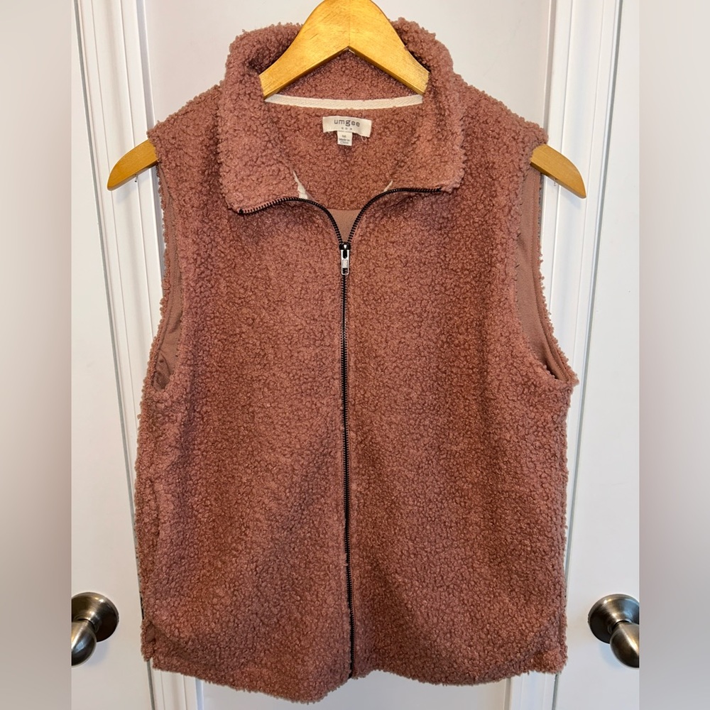 UMGEE dusty rosy, peach “Teddy” sleeveless, zip‎ up vest- sz Medium - Picture 2 of 10